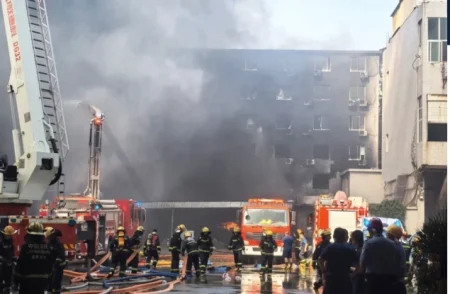 U požaru u fabrici obuće u Kini poginulo 28 osoba U požaru u fabrici obuće u Kini poginulo 28 osoba