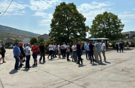 Blokirano JP Komunalno Mostar: Otpušteni radnici zaustavili izlazak vozila, najavljuju i štrajk glađu
