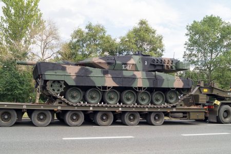 Nekadašnji neprijatelji, danas partneri: Njemački tvorac tenka Leopard 2 kupuje britanskog dobavljača za Challengere