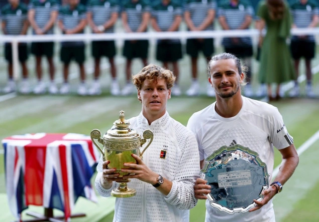 Sinner pobijedio Zvereva i osvojio titulu na Wimbledonu Sinner pobijedio Zvereva i osvojio titulu na Wimbledonu