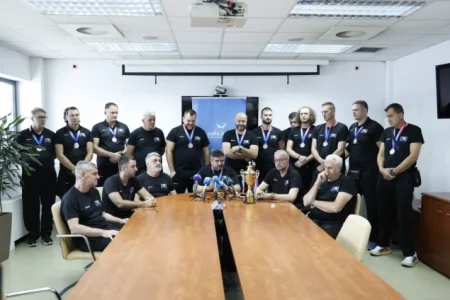 Srebreni odbojkaši stigli u Sarajevo, žale za propuštenom prilikom da osvoje zlato protiv Irana Srebreni odbojkaši stigli u Sarajevo, žale za propuštenom prilikom da osvoje zlato protiv Irana