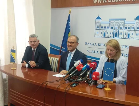 EU nastavlja ulaganja u Distrikt Brčko: Osigurano osam miliona eura za deminiranje obale Save EU nastavlja ulaganja u Distrikt Brčko: Osigurano osam miliona eura za deminiranje obale Save