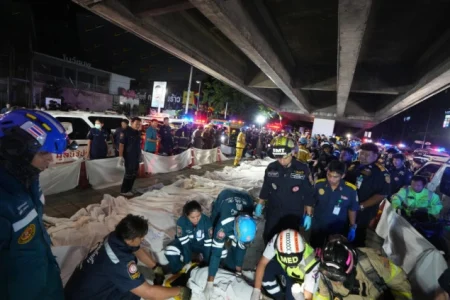 Najmanje 30 osoba smrtno stradalo u požaru koji je zahvatio restoran u Bangkoku Najmanje 30 osoba smrtno stradalo u požaru koji je zahvatio restoran u Bangkoku
