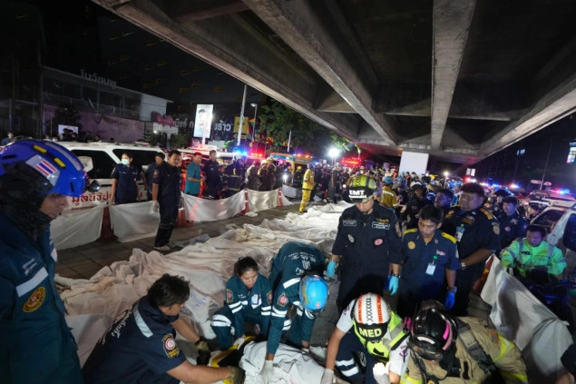 Najmanje 30 osoba smrtno stradalo u požaru koji je zahvatio restoran u Bangkoku Najmanje 30 osoba smrtno stradalo u požaru koji je zahvatio restoran u Bangkoku