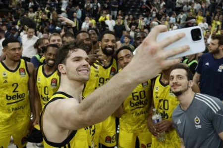 Fenerbahce potvrdio odlazak Tarika Biberovića Fenerbahce potvrdio odlazak Tarika Biberovića