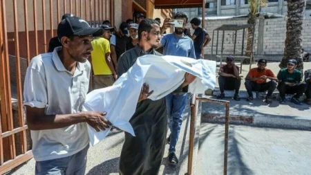 Dvoje Palestinaca ubijeno, najmanje 14 ranjeno u izraelskim napadima širom Gaze uprkos primirju