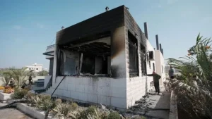 Izraelci zapalili džamiju i ranili četvero Palestinaca u napadima na Zapadnoj obali