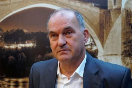 Tokača priveden u Policijsku stanicu u Rogatici zbog zastave RBiH Tokača priveden u Policijsku stanicu u Rogatici zbog zastave RBiH