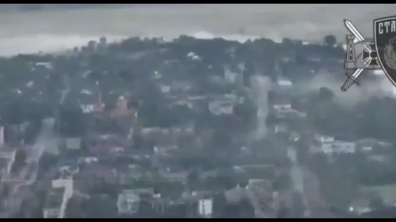 Objavljen snimak napada: Rusija pogodila Orihiv jednom od najtežih avionskih bombi Objavljen snimak napada: Rusija pogodila Orihiv jednom od najtežih avionskih bombi