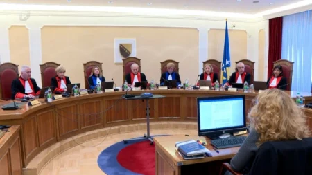 Ustavni sud BiH odbio apelaciju SNSD-a: Ostaje na snazi član kojim se kažnjava nepoštivanje odluka visokog predstavnika Ustavni sud BiH odbio apelaciju SNSD-a: Ostaje na snazi član kojim se kažnjava nepoštivanje odluka visokog predstavnika