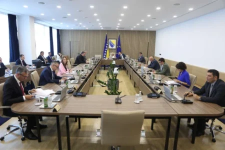 Vijeće ministara BiH o privremenim prihvatnim centrima za smještaj migranata