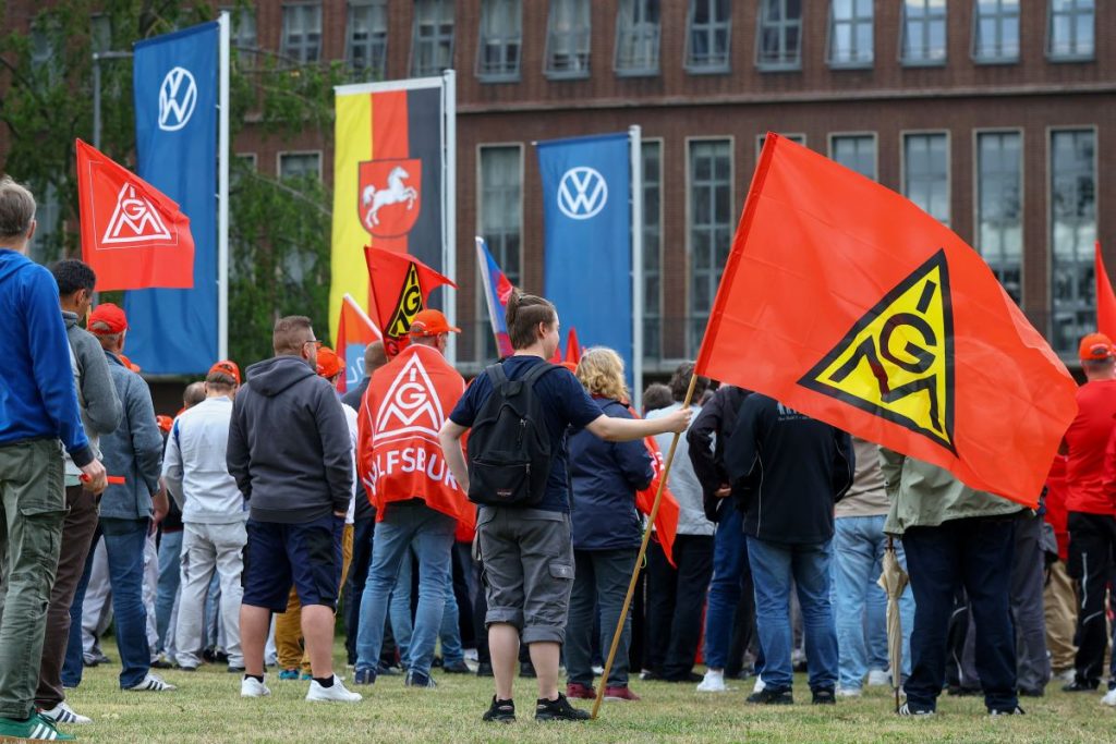 Volkswagen prepolovio ponudu i smanjio proizvodnju, otpuštanja su i dalje neizvjesna