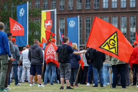 Volkswagen prepolovio ponudu i smanjio proizvodnju, otpuštanja su i dalje neizvjesna