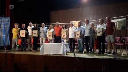 Derventsko srce okupilo rukometne legende i predstavilo knjigu o Abasu Arslanagiću Derventsko srce okupilo rukometne legende i predstavilo knjigu o Abasu Arslanagiću