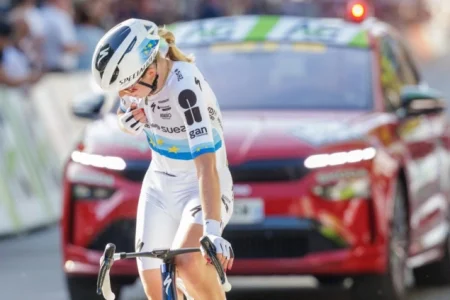 Demi Vollering drugi put osvojila ženski Tour de France Demi Vollering drugi put osvojila ženski Tour de France