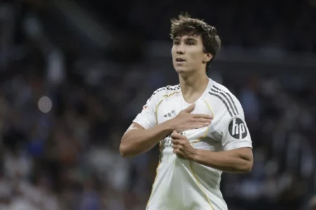 Fulham doveo dvojicu mladih fudbalera Real Madrida: Gonzalo García i César Palacios potpisali do 2031. Fulham doveo dvojicu mladih fudbalera Real Madrida: Gonzalo García i César Palacios potpisali do 2031.