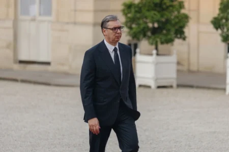 Vučić najavio skoro raspisivanje izbora i poručio da će prije kampanje podnijeti ostavku Vučić najavio skoro raspisivanje izbora i poručio da će prije kampanje podnijeti ostavku