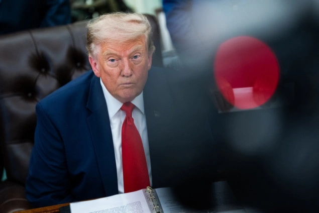 Trump pozvao naftne kompanije da snize cijene goriva nakon rekordne dobiti Chevrona Trump pozvao naftne kompanije da snize cijene goriva nakon rekordne dobiti Chevrona