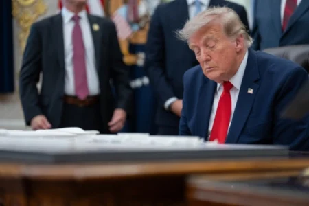 Trump razmatra napade na iransku energetsku infrastrukturu
