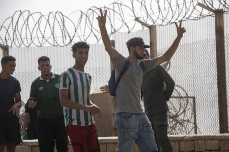 Broj poginulih migranata u Ceuti porastao na 67; Španija pojačava zaštitu granice