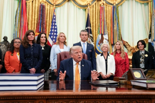 Trump optužio naftne kompanije da zarađuju previše zbog rata s Iranom