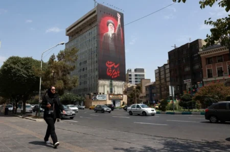 Iranski parlament razmatra zakon o zabrani prolaska američkih i izraelskih brodova kroz Hormuški moreuz