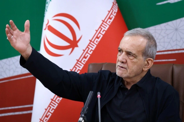 Pezeshkian se sastao s vrhovnim vođom Mojtabom Khameneijem Pezeshkian se sastao s vrhovnim vođom Mojtabom Khameneijem