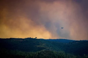 Dolazak turista zbog pomračenja Sunca povećava strah od razornih požara u Španiji