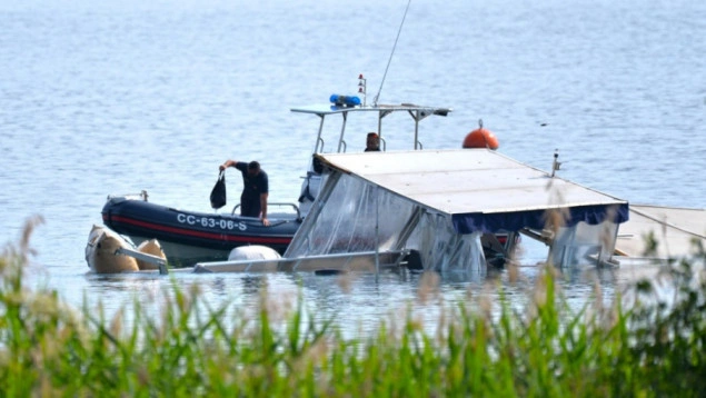 Broj poginulih u nesreći broda na jezeru Kariba porastao na 92 Broj poginulih u nesreći broda na jezeru Kariba porastao na 92
