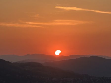 Djelimično pomračenje Sunca iznad Sarajeva Djelimično pomračenje Sunca iznad Sarajeva