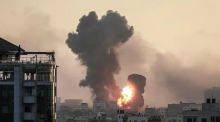 Osmero Palestinaca, uključujući dvoje djece, ubijeno u izraelskim zračnim napadima širom Gaze Osmero Palestinaca, uključujući dvoje djece, ubijeno u izraelskim zračnim napadima širom Gaze
