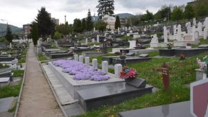 Pronađeni posmrtni ostaci više osoba na groblju Lav