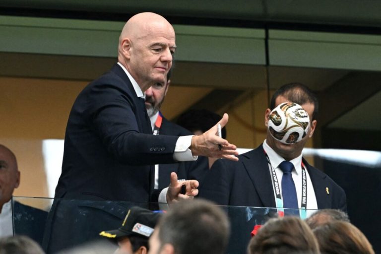 FIFA odustala od kontroverznog plana vrijednog 20 milijardi dolara: Svjetsko prvenstvo neće biti otvoreno za privatne investitore FIFA odustala od kontroverznog plana vrijednog 20 milijardi dolara: Svjetsko prvenstvo neće biti otvoreno za privatne investitore