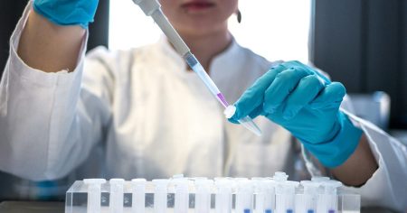Japanci otkrili čestice koje prkose poznatom Newtonovom zakonu Japanci otkrili čestice koje prkose poznatom Newtonovom zakonu