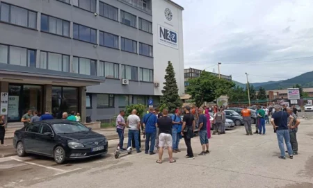 Postignut dogovor o otpremninama za radnike Nove Željezare Zenica Postignut dogovor o otpremninama za radnike Nove Željezare Zenica