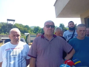 Glavni odbor Sindikata RMU Zenica silazi u jamu i priključuju se protestu rudara