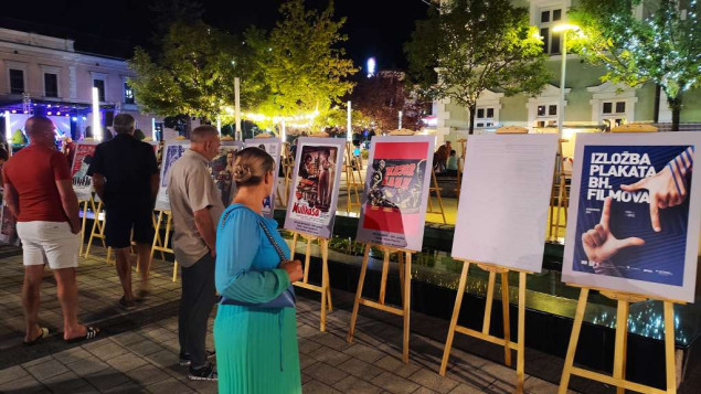 U Cazinu otvorena izložba 50 plakata bh. filmova U Cazinu otvorena izložba 50 plakata bh. filmova
