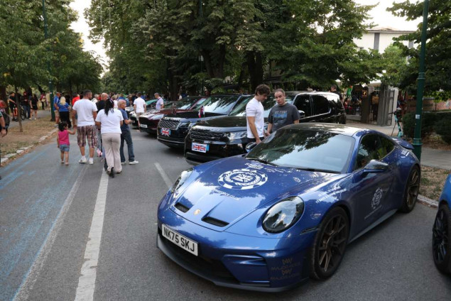 Na Vilsonovom šetalištu u Sarajevu predstavljeno 50 luksuznih i sportskih automobila Na Vilsonovom šetalištu u Sarajevu predstavljeno 50 luksuznih i sportskih automobila