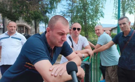 Rudari Milanovića ubijedili da ode kući, Memčić se već ponovo vratio u jamu Raspotočje Rudari Milanovića ubijedili da ode kući, Memčić se već ponovo vratio u jamu Raspotočje