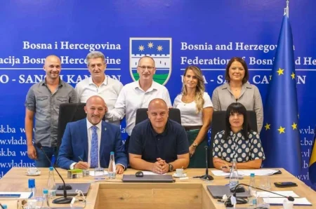 Vlada USK povećala osnovicu za obračun plata budžetskim korisnicima na 450 KM