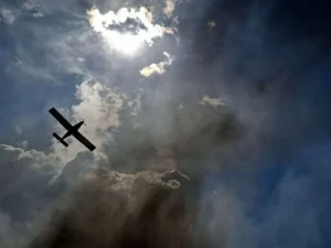 Požar kod Konjica i dalje aktivan: Gasili ga helikopteri OSBiH i Air Tractor