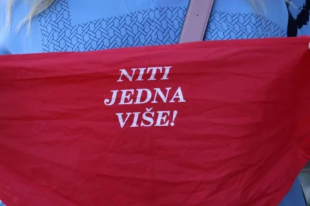 Prvo suđenje za femicid u FBiH moglo bi postaviti standarde za buduće slučajeve Prvo suđenje za femicid u FBiH moglo bi postaviti standarde za buduće slučajeve