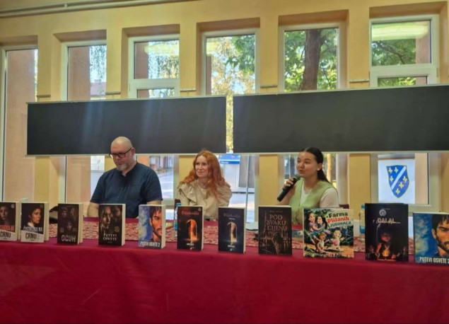 Književna večer u Ključu: Admir i Irma Husić predstavili stvaralaštvo i otkrili priču iza svojih knjiga
