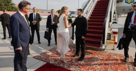 Zelenski doputovao u Beograd, sutra sastanak s Vučićem Zelenski doputovao u Beograd, sutra sastanak s Vučićem