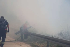 Požar kod Konjica lokaliziran, vatrogasci i dalje na terenu