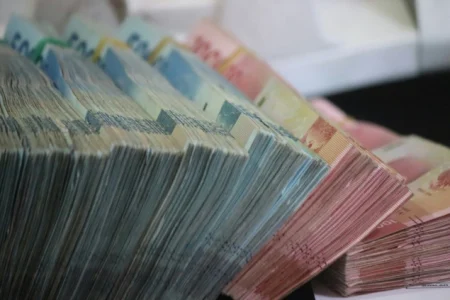Dva muškarca sa Kosova uhapšena u Skoplju zbog falsifikovanja novca; zaplijenjeno oko 230.000 eura