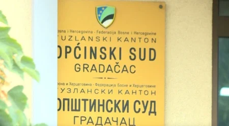 Općinski sud u Gradačcu odredio jednomjesečni pritvor osumnjičenom za produženo krivično djelo uhođenje Općinski sud u Gradačcu odredio jednomjesečni pritvor osumnjičenom za produženo krivično djelo uhođenje