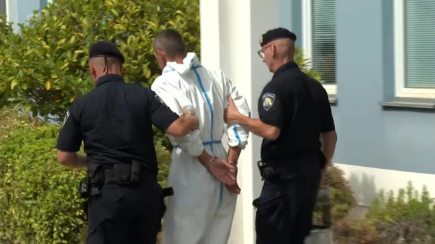 Uhapšeni zbog izazivanja požara u Zadarskoj županiji priznali da su to učinili Uhapšeni zbog izazivanja požara u Zadarskoj županiji priznali da su to učinili