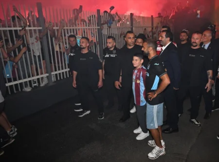 Egipatski fudbaler Mohamed Salah dočekan u turskom Trabzonu Egipatski fudbaler Mohamed Salah dočekan u turskom Trabzonu