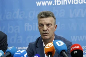 Husić: Rudari su ginuli za državu i ne želimo sukobe, rudarima treba omogućiti ovjeru knjižica u ZDK
